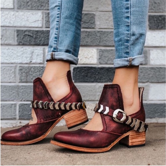 Freebird Blade Ankle Bootie - Picture 8 of 8